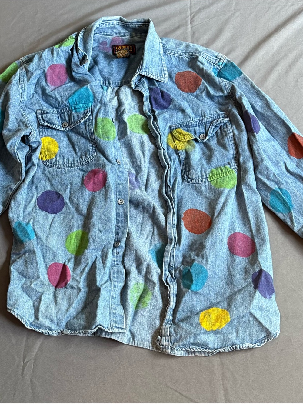 Faded Glory Long Sleeve Denim Shirt with a Vibrant Polka-Dot Design - XL